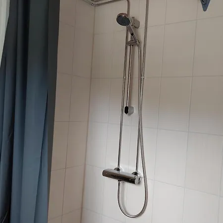 Iso Huone Aurinkomaeellae *