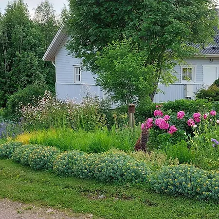 Iso Huone Aurinkomaeellae